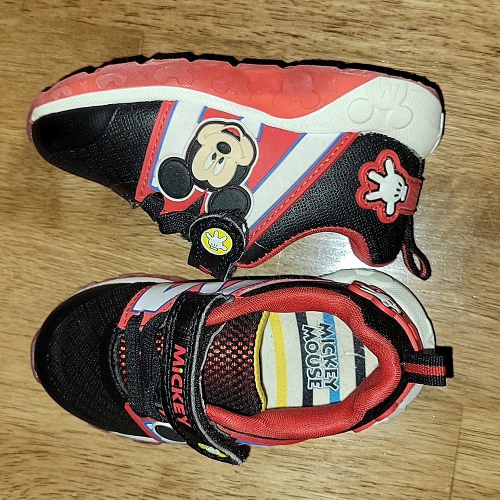 Boys light up Mickey shoes